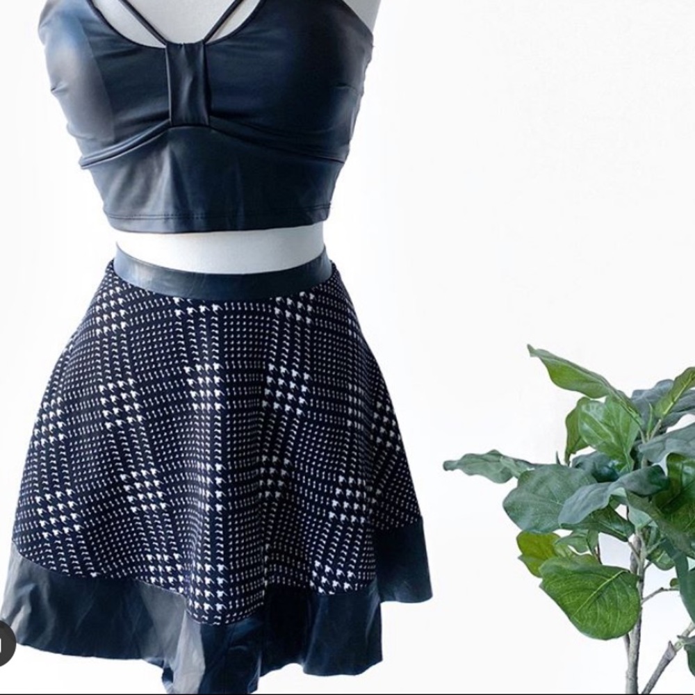 Checkered mini skirt